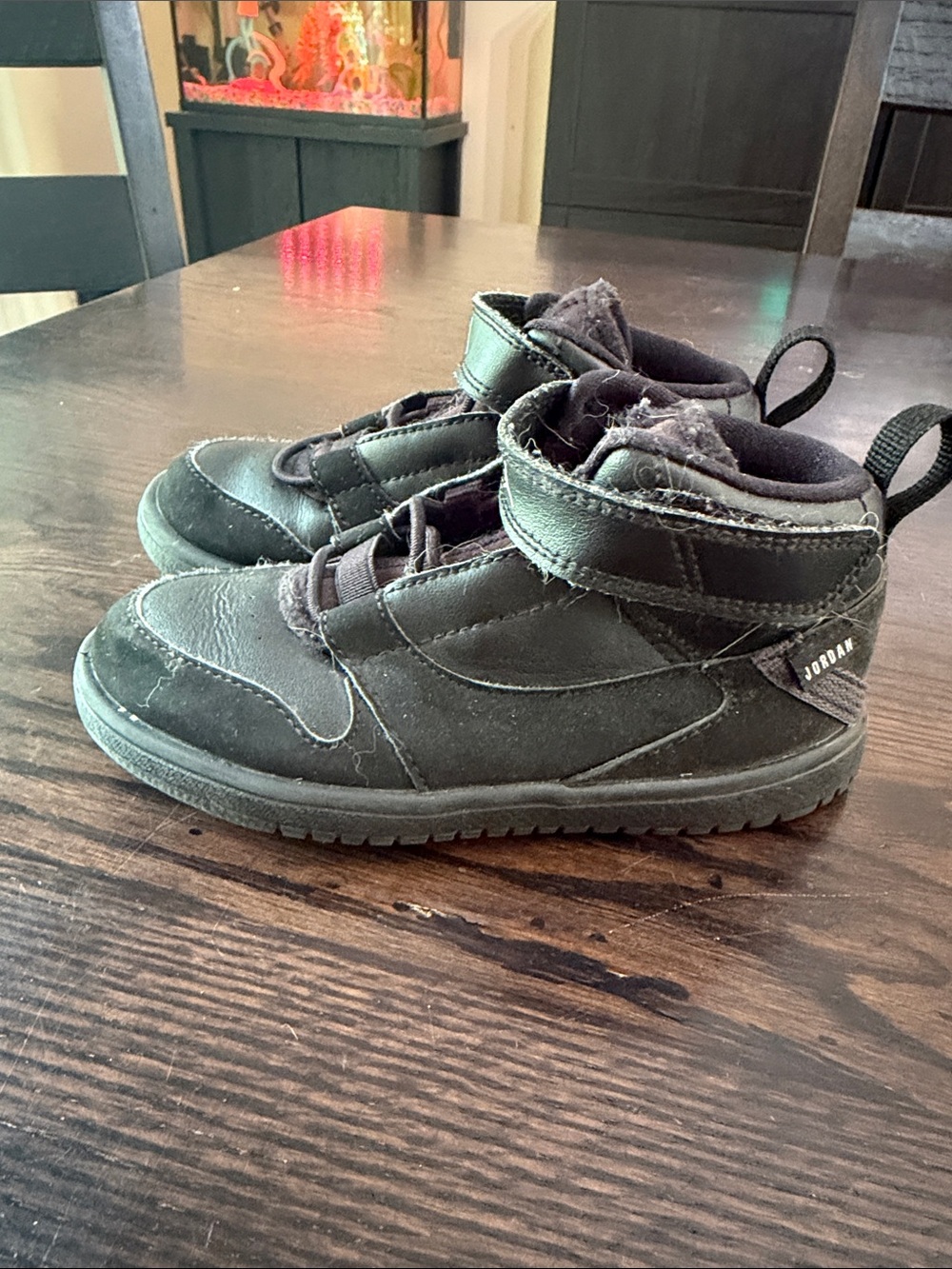 Jordan Kids Black High-Top Velcro Sneakers sz 10